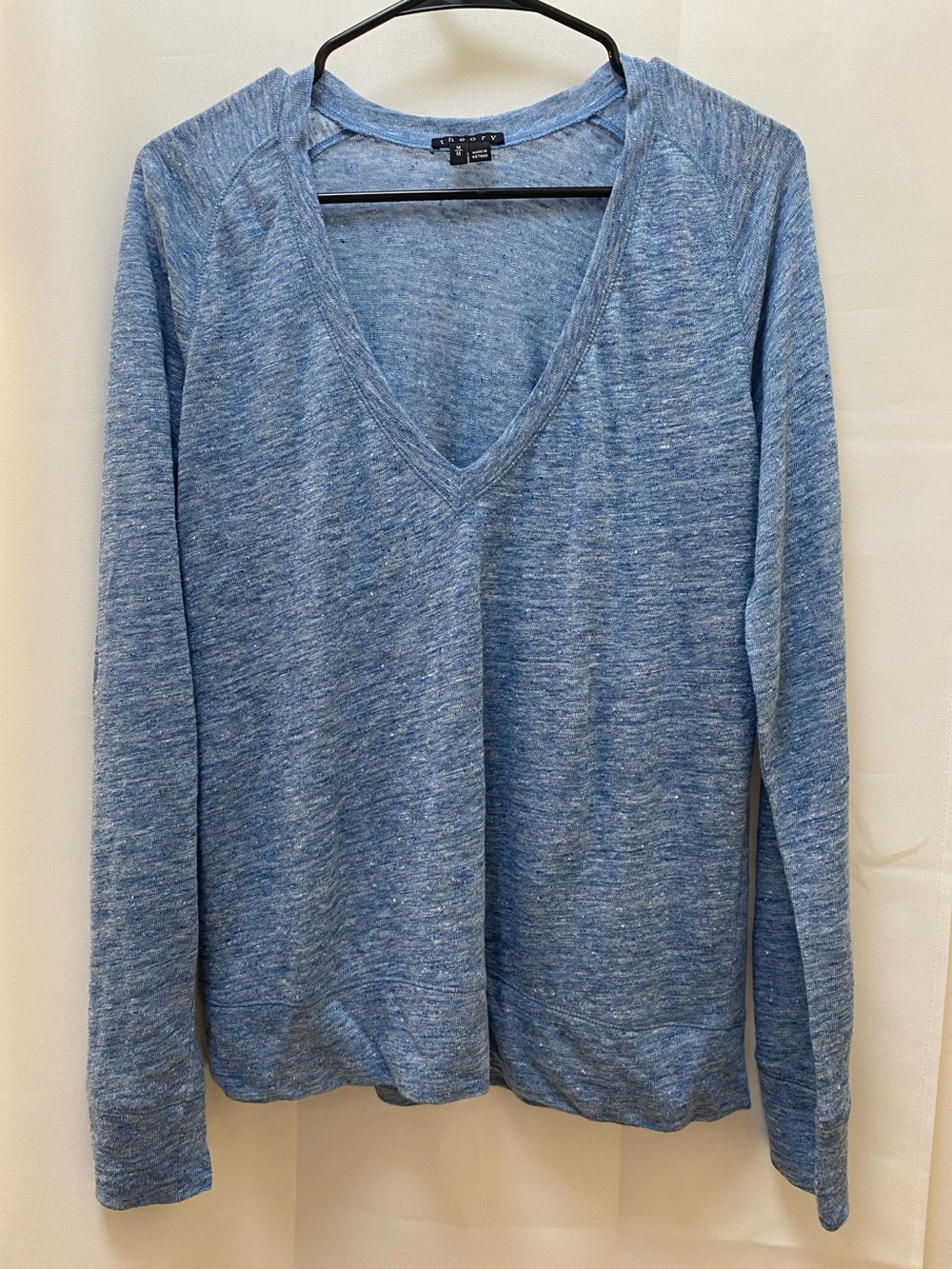 Theory Light Blue Heathered V-Neck Long Sleeve Top